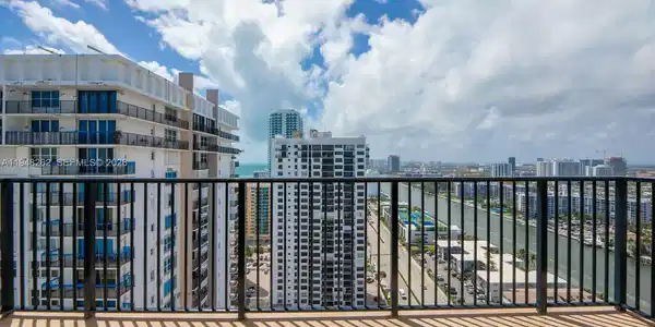 2101 S Ocean Dr