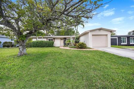 8771 SW 200th Ter