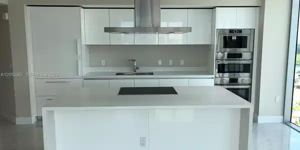 330 Sunny Isles Blvd