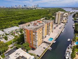 2450 NE 135th St Unit 106