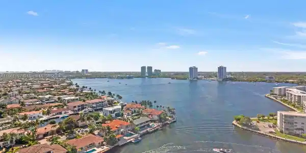1000 W Island Blvd