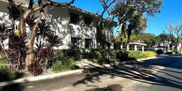 25 Pelican Pointe