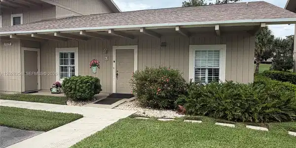 9229 SE Riverfront Ter
