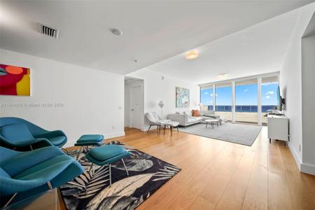6899 Collins Ave