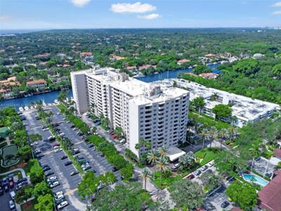 90 Edgewater Dr