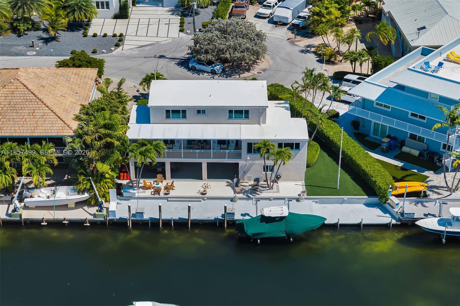 Image 4: 90' deepwater dock