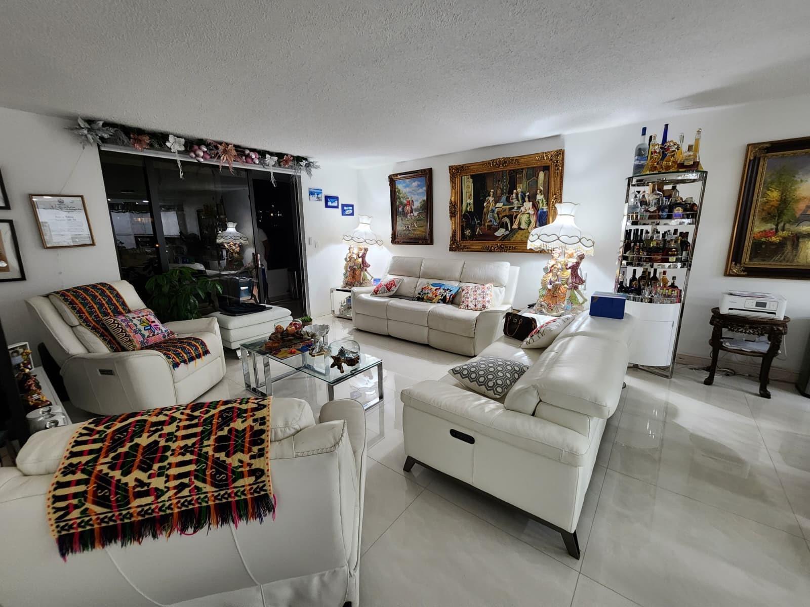 Image 3: Living area