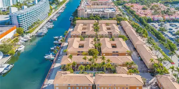 2831 NE 185th St Unit 602