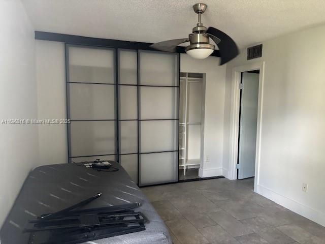Image 4: Master bedroom