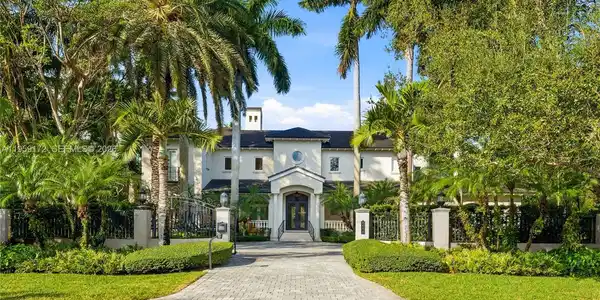 8400 SW 52nd Ave