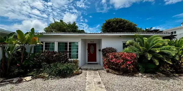 745 S Shore Dr