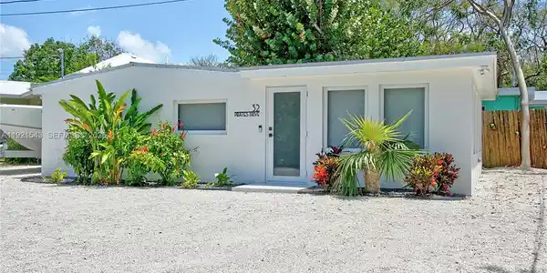 32 Pirates Dr