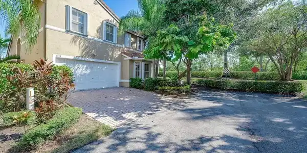 1125 Butternut Ln