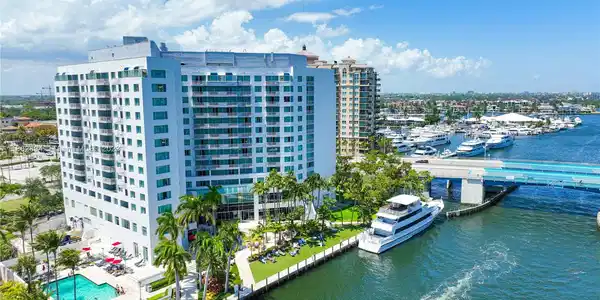 2670 E Sunrise Blvd Unit 328