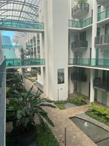 6000 Collins Ave