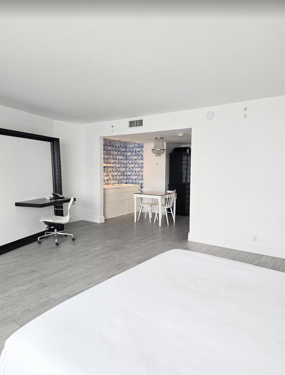 Image 4: Indoor Perspective