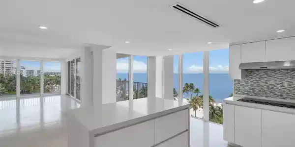 881 Ocean Dr