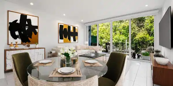 Image 3: Family-dining_VS