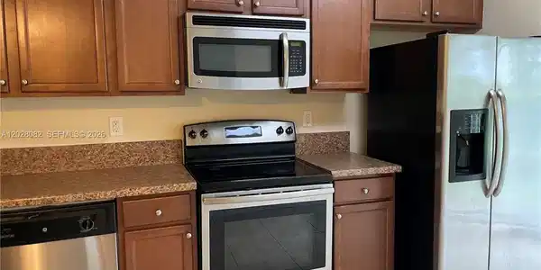 Image 2: Kitchen