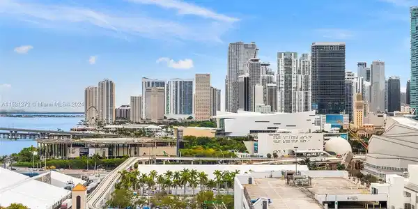 1750 N Bayshore Dr