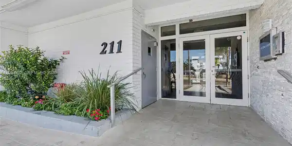 211 S Ocean Dr