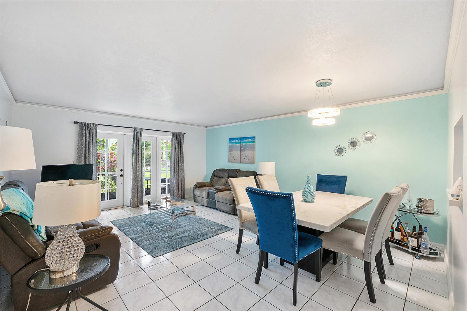 Image 3: 219 Ne 14th Ave u107_003