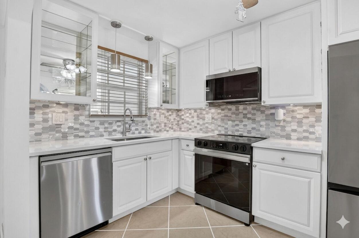 Image 3: EDIT PHOTO Kitchen
