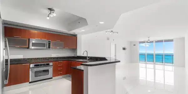 2650 Lake Shore