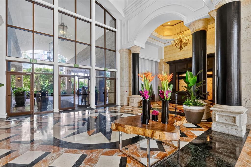Image 3: ritz 4
