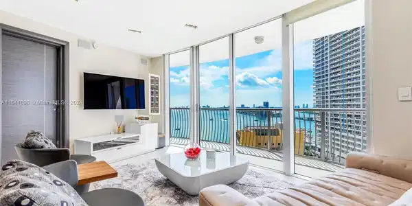 1750 N Bayshore Dr