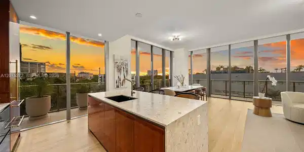 Image 3: Kitchen at Sunset