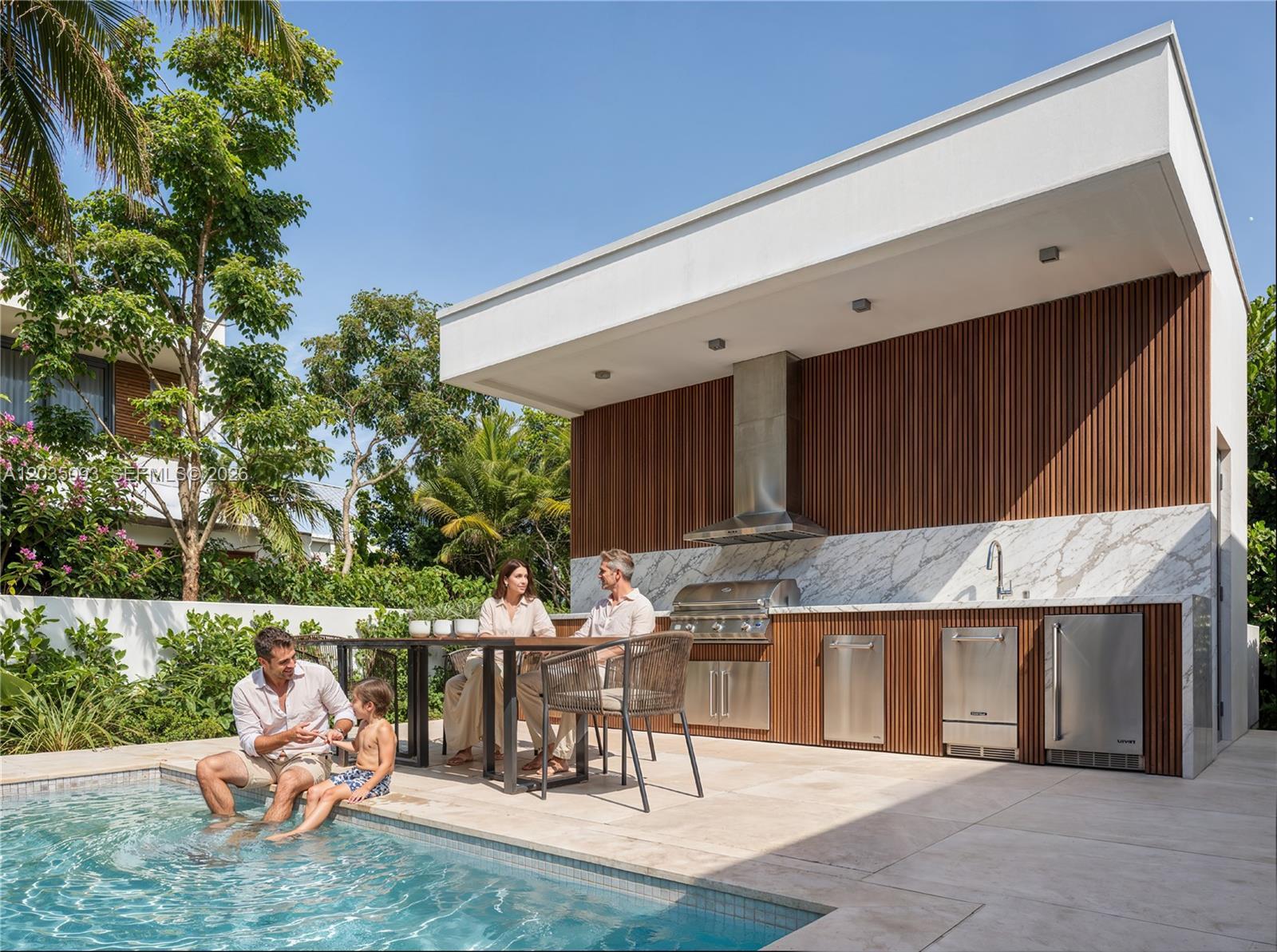 Image 3: Summer Kitchen