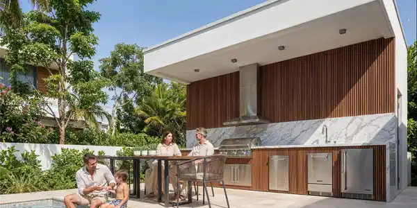 Image 3: Summer Kitchen