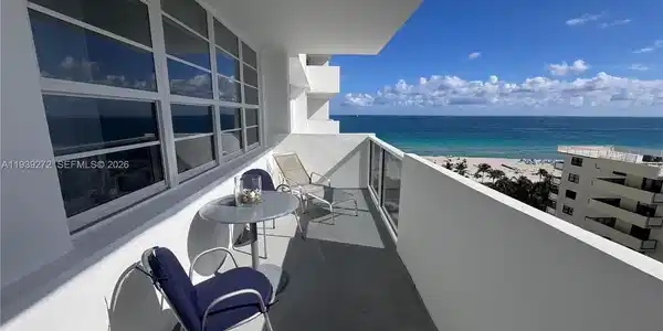 Image 3: Big balcony