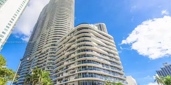 488 NE 18th St Unit 1610