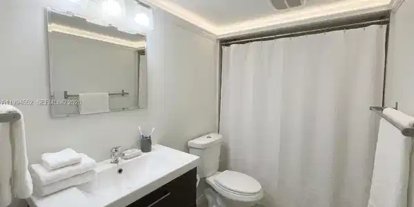 Image 3: full bath tub/shower combination