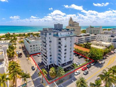 1255 Collins Ave
