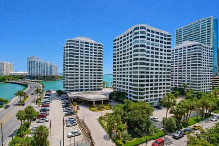 825 Brickell Bay Dr