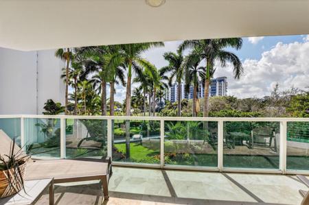 550 SE Mizner