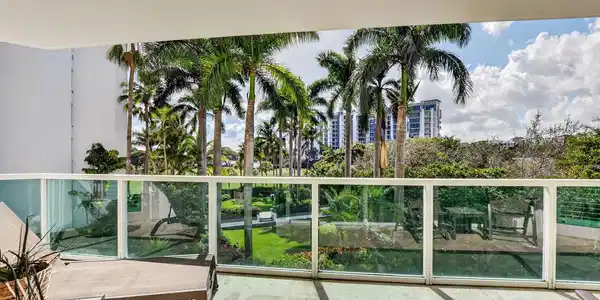 550 SE Mizner