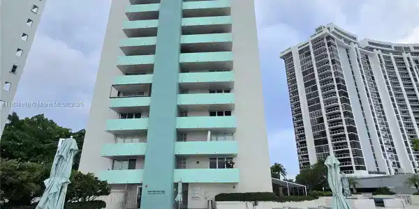 5 Island Ave