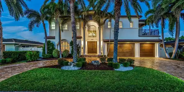 3489 NE 30th