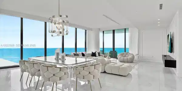 17901 Collins Ave