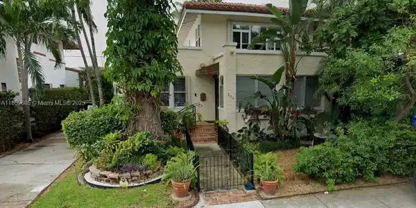 334 NE 26th Ter
