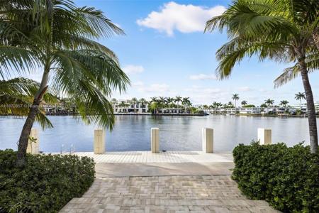 2000 Sunrise Key Blvd (Dock for Lease)