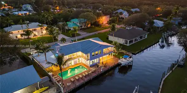 474 Peninsula Dr