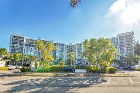 1000 Parkview