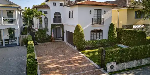 804 N Rio Vista