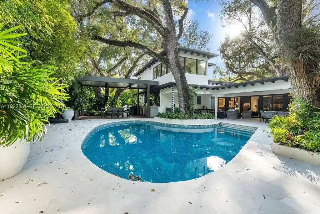Image 1: Private Tropical Oasis