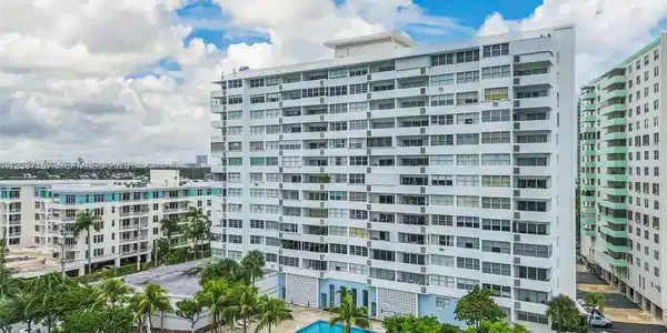3 Island Ave